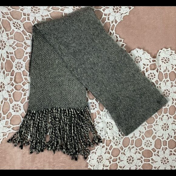 Portolano 100% Cashmere Fringe Scarf - Picture 1 of 4